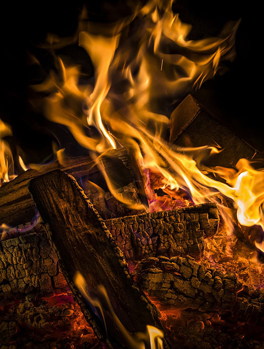 焚き火用の薪